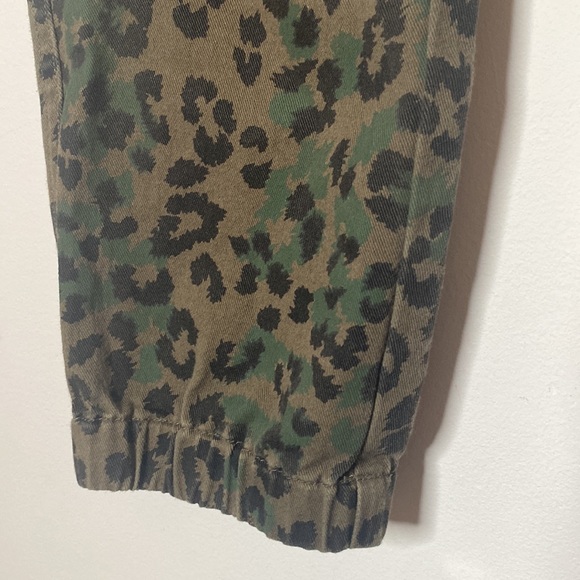 Pam & Gela Jaguar Leopard Jogger Pants Size Small - Picture 9 of 15